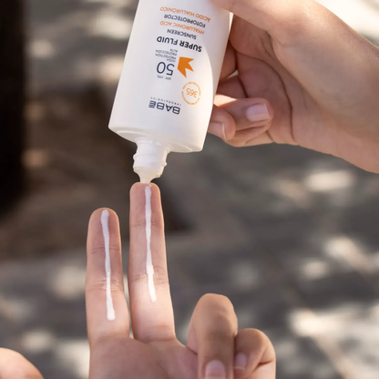 Сонцезахисний флюїд для всіх типів шкіри Babe Super Fluid SPF 50, 50 мл