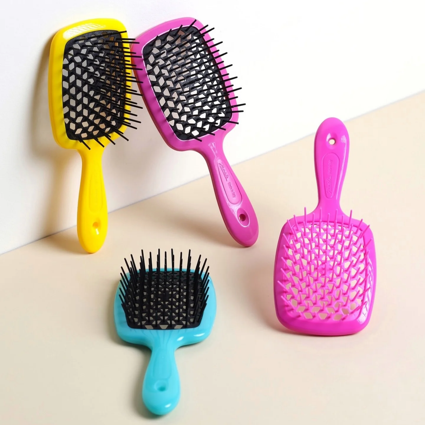 Щітка для волосся рожево-чорна Superbrush Janeke