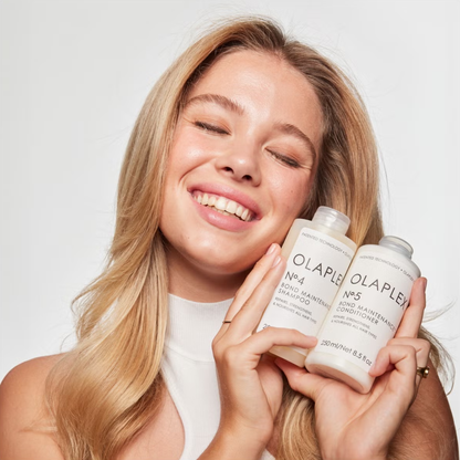 Шампунь відновлюючий для всіх типів волосся N°4 Bond Maintenance Shampoo Olaplex 250 мл