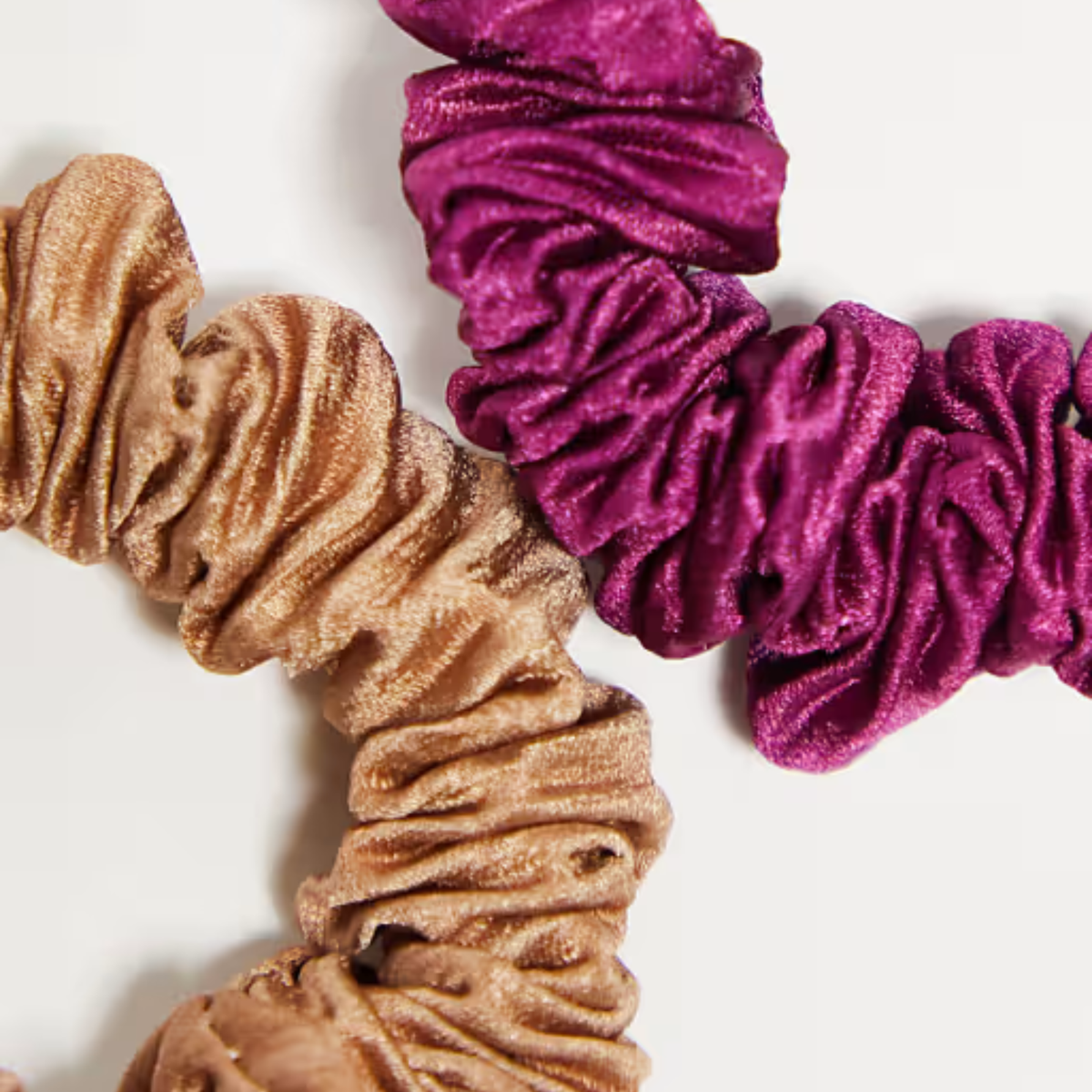 Резинка-браслет для волосся Sprunchie Slim The Snuggle is Real Invisibobble