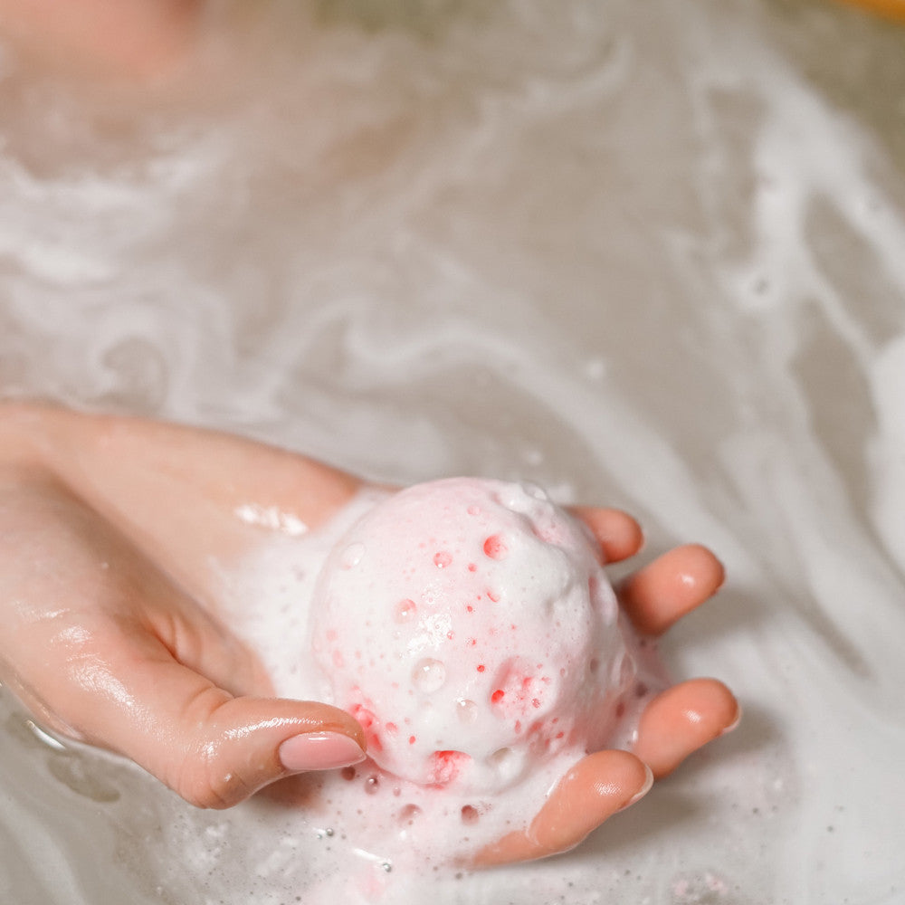 Бомбочка-гейзер для ванни Гуава Tink Superfood For Body Guava Bath Bomb, 200 г